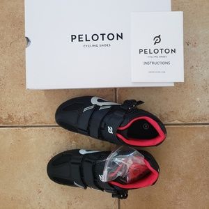 Peloton cycling shoes size 40, men 7, women 9
